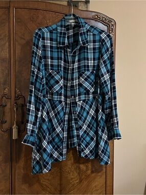 Lightweight plaid top Westbound tunic or shacket 1X